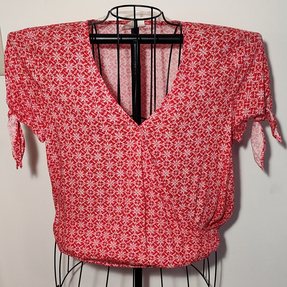 Universal Thread red & white patterned faux wrap blouse, exc. used cond., size M - Picture 1 of 6